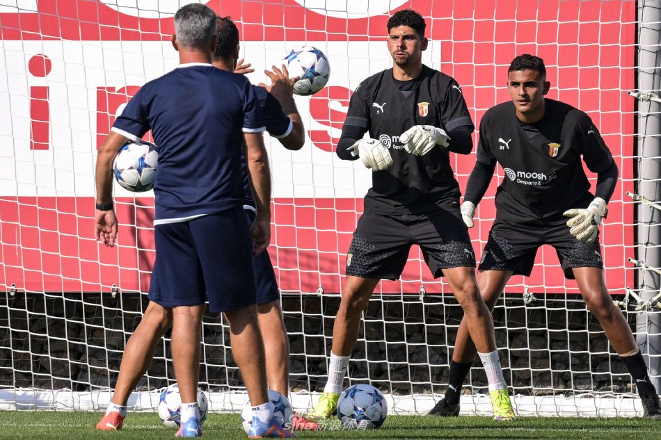 加斯佩里尼:罗马队在进攻端还缺些东西,我和马萨拉分工不同而已