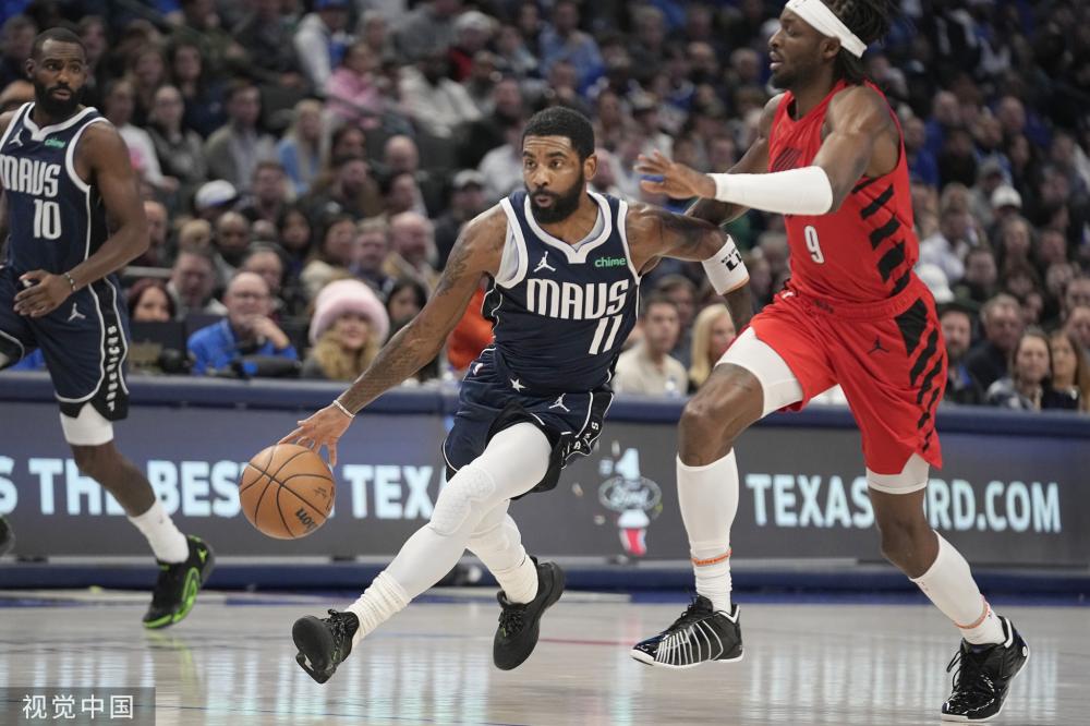 记者:亚马尔会在今天下午接受检查,球员腿筋不适