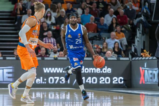 马国羽球大师赛:安赛龙战胜李梓嘉 今年首次夺冠